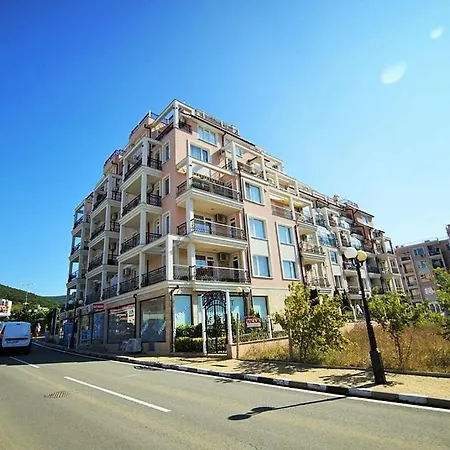 Apartman Dom-el Real Rodina 1 *